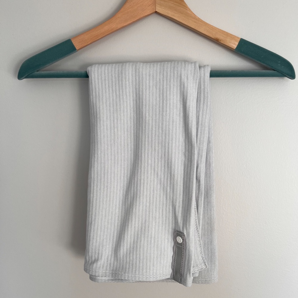 Lululemon vinyasa Infiniti scarf in robin eggs blue